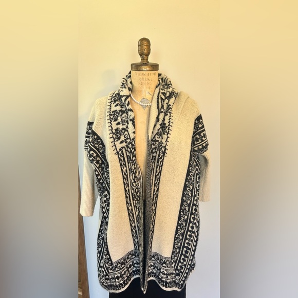 Beautiful Sweater Cardigan - Picture 2 of 4